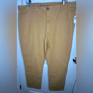 Old Navy Men’s Chino Pant